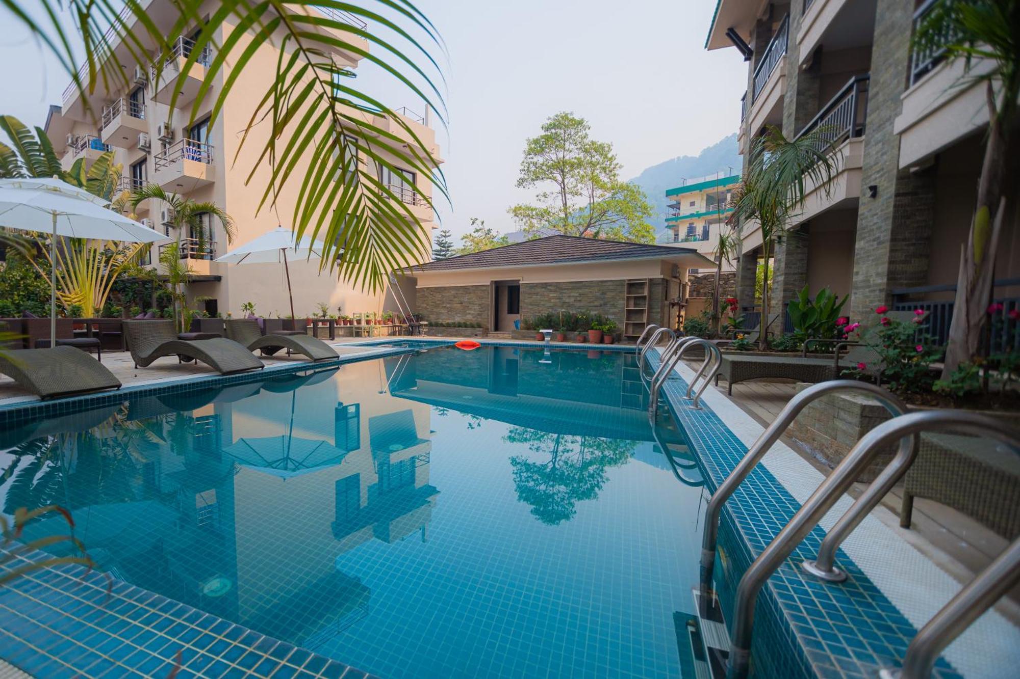 Hotel Pokhara Village & Spa Exterior foto