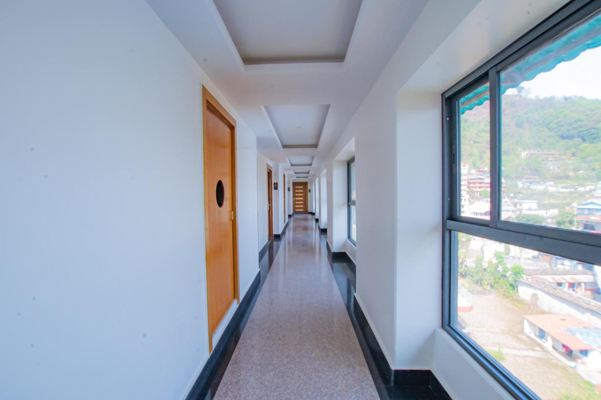 Hotel Pokhara Village & Spa Exterior foto