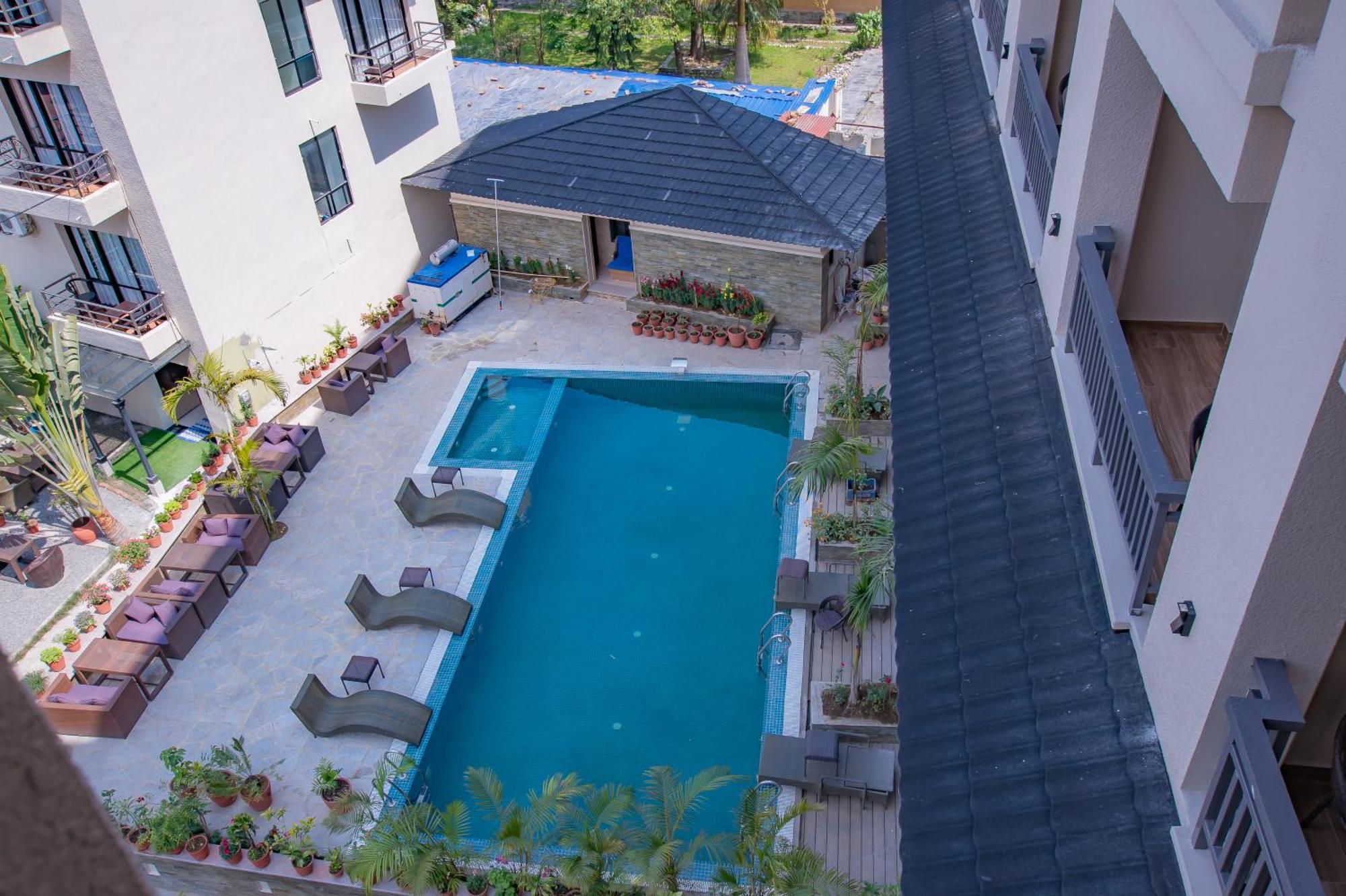 Hotel Pokhara Village & Spa Exterior foto
